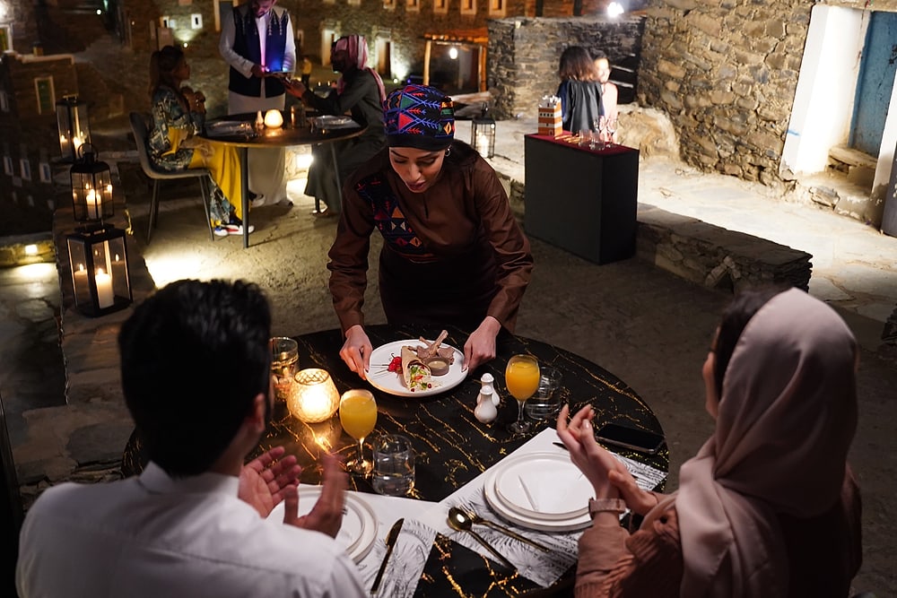 الضيافة والخدمات
